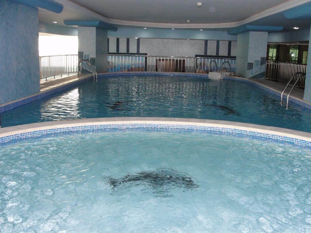 Al Bustan Tower Hotel Suites Sharjah Exterior photo